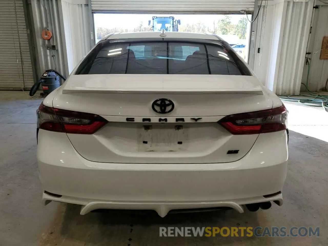 6 fotografías del automóvil dañado 4T1G11AKXMU562029 TOYOTA CAMRY 2021