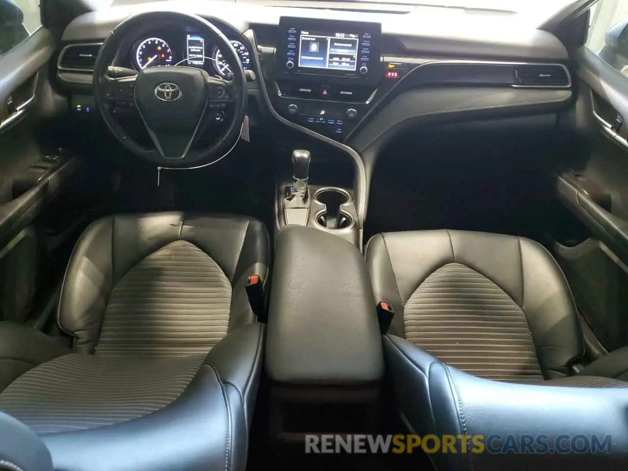 8 fotografías del automóvil dañado 4T1G11AKXMU562029 TOYOTA CAMRY 2021