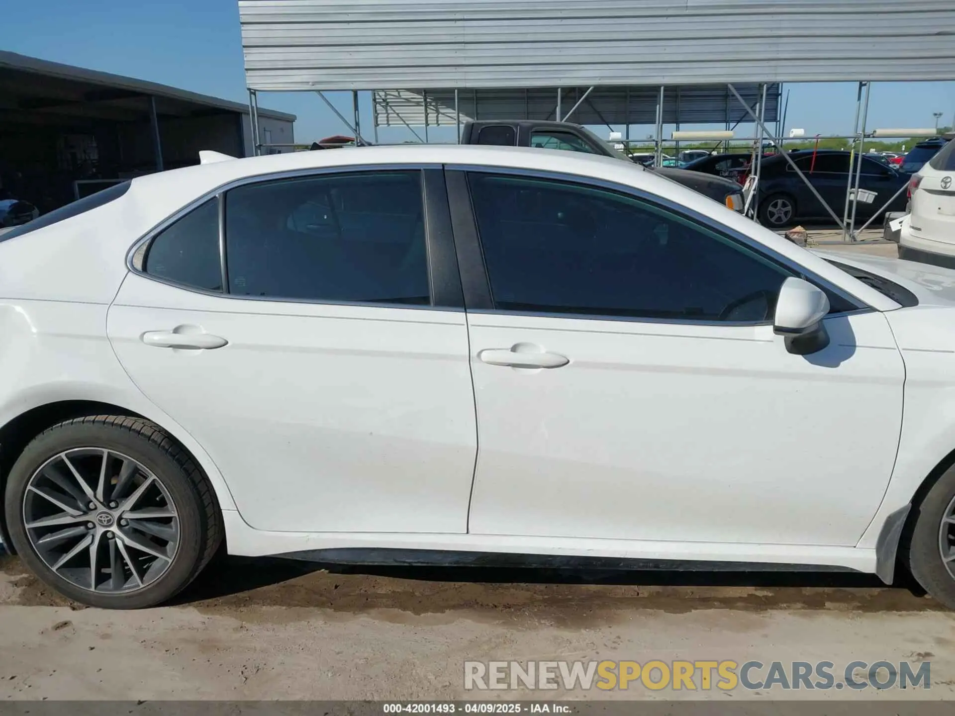 13 fotografías del automóvil dañado 4T1G11AKXMU574892 TOYOTA CAMRY 2021