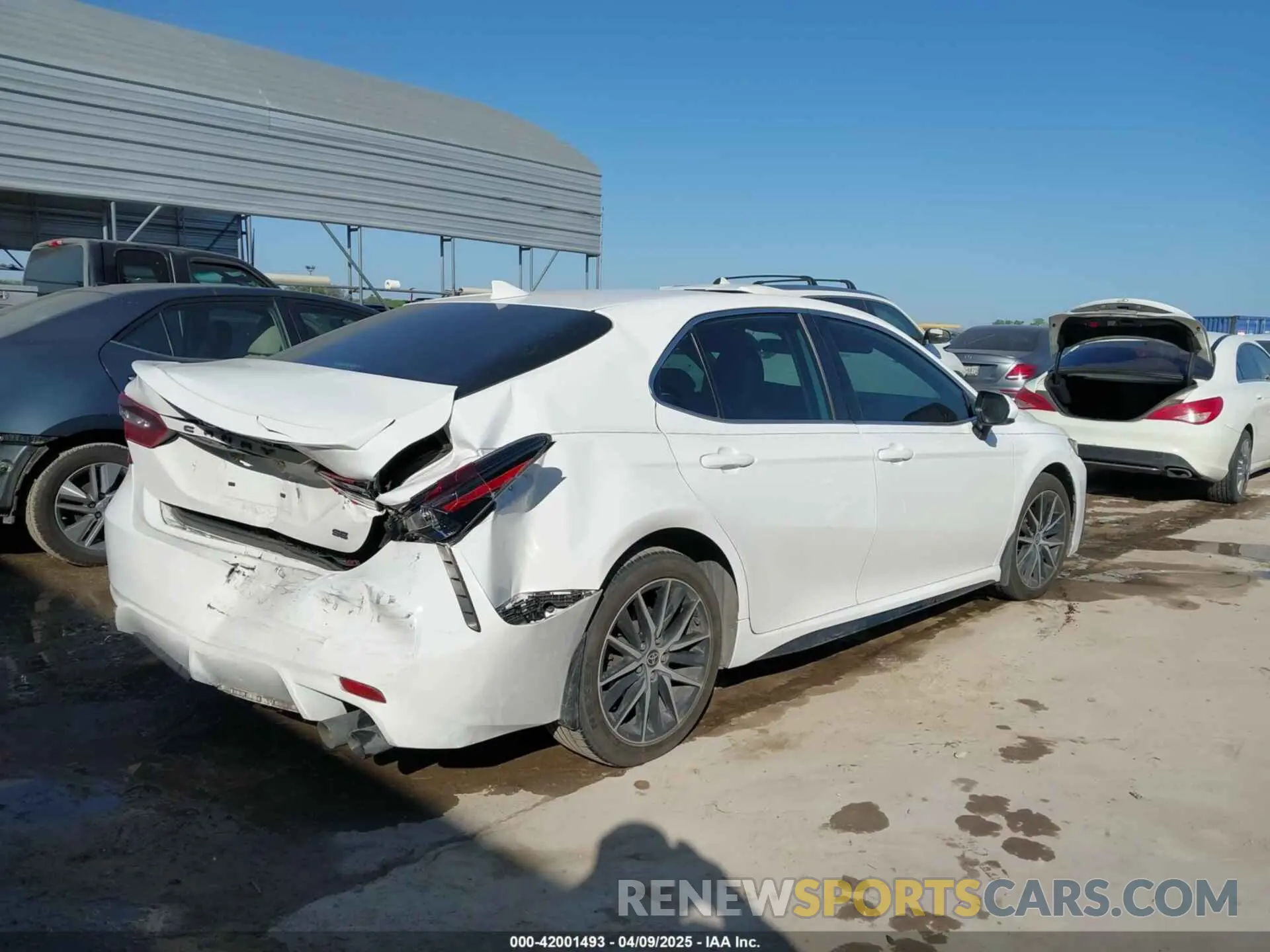 4 fotografías del automóvil dañado 4T1G11AKXMU574892 TOYOTA CAMRY 2021