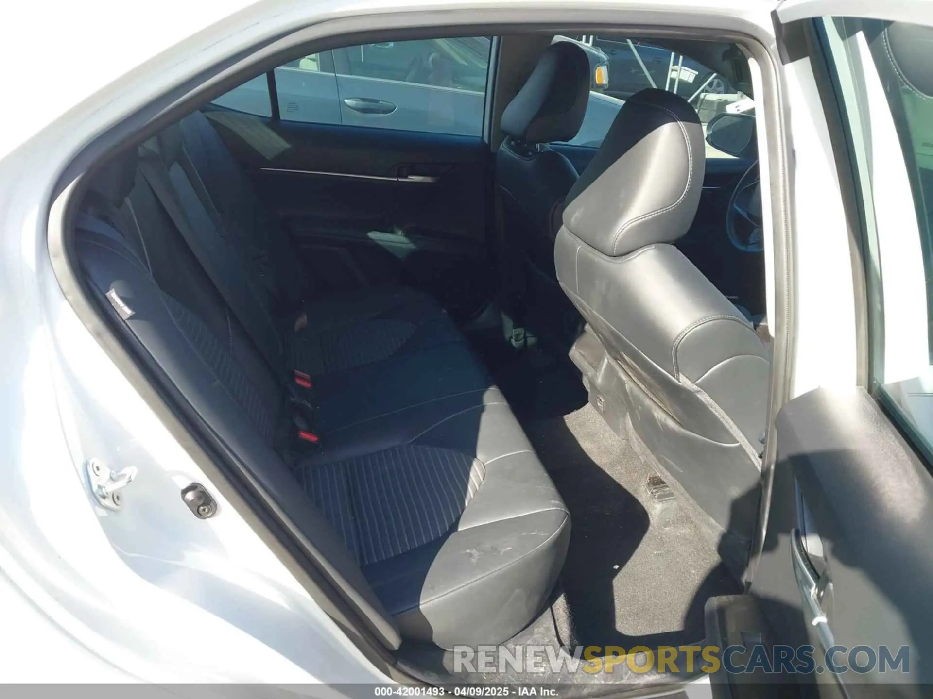 8 fotografías del automóvil dañado 4T1G11AKXMU574892 TOYOTA CAMRY 2021