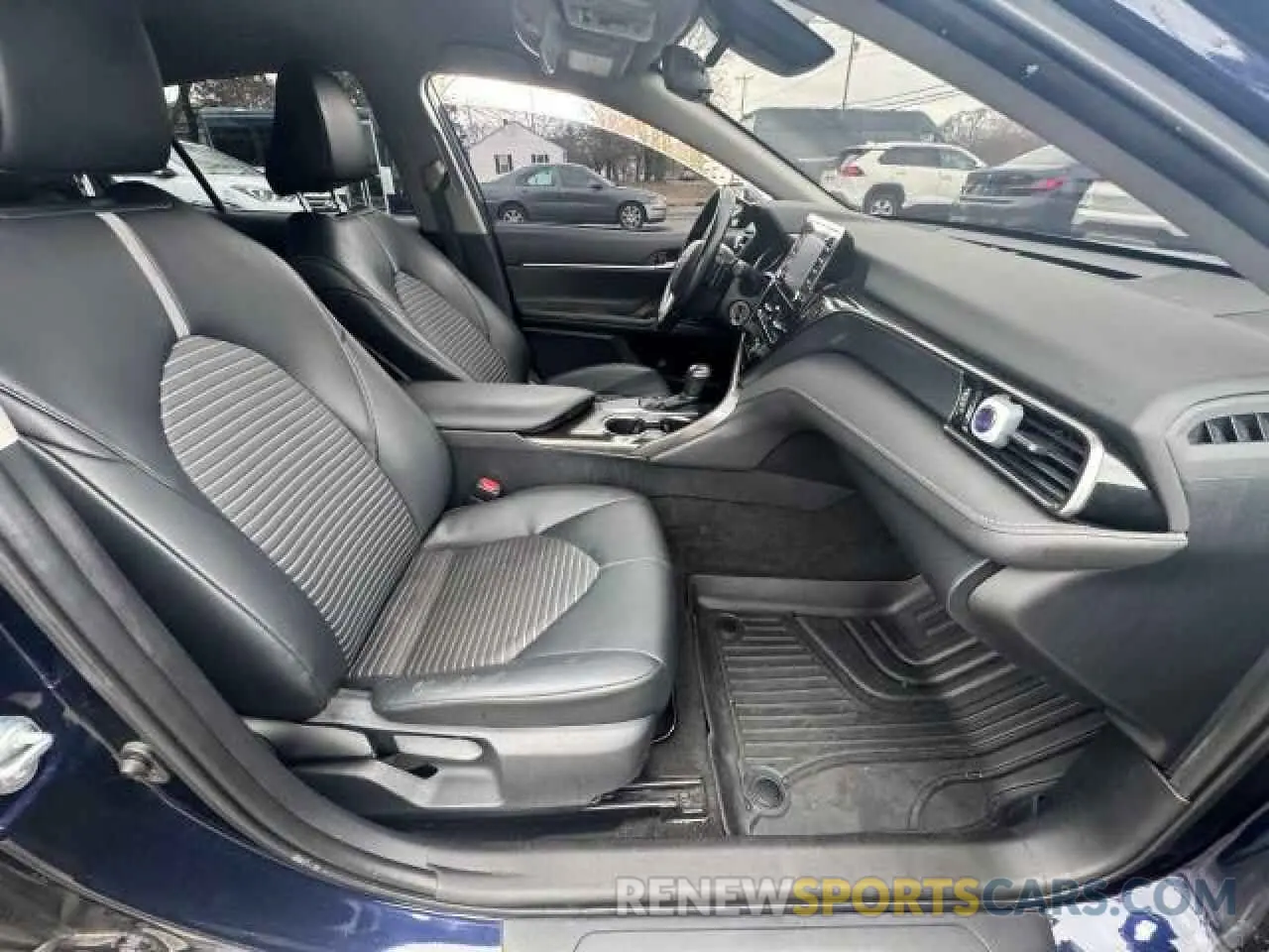 5 fotografías del automóvil dañado 4T1G11AKXMU581017 TOYOTA CAMRY 2021