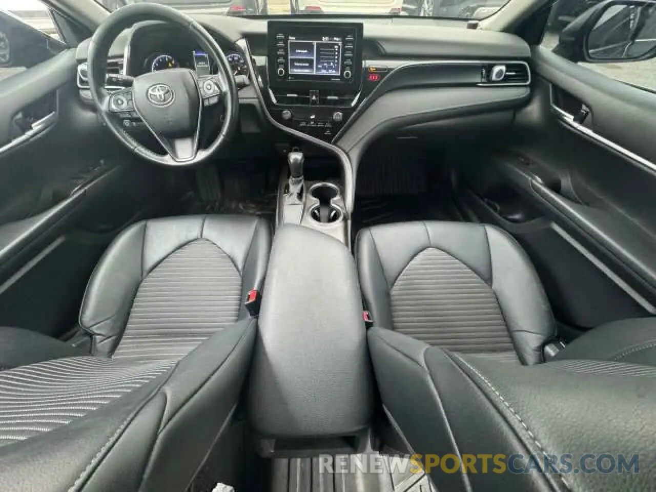 9 fotografías del automóvil dañado 4T1G11AKXMU581017 TOYOTA CAMRY 2021