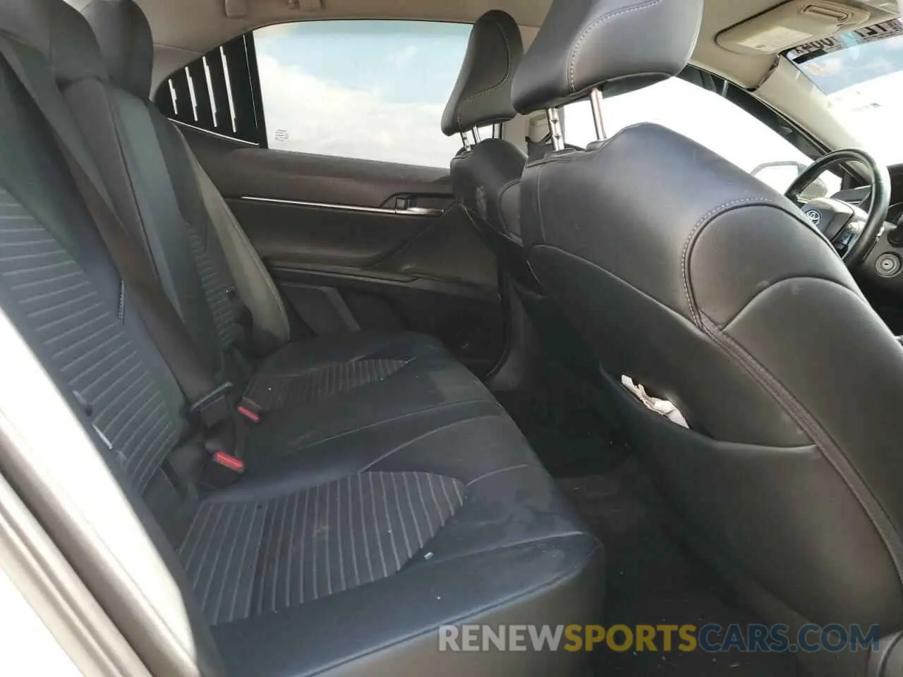 10 fotografías del automóvil dañado 4T1G11AKXMU583611 TOYOTA CAMRY 2021