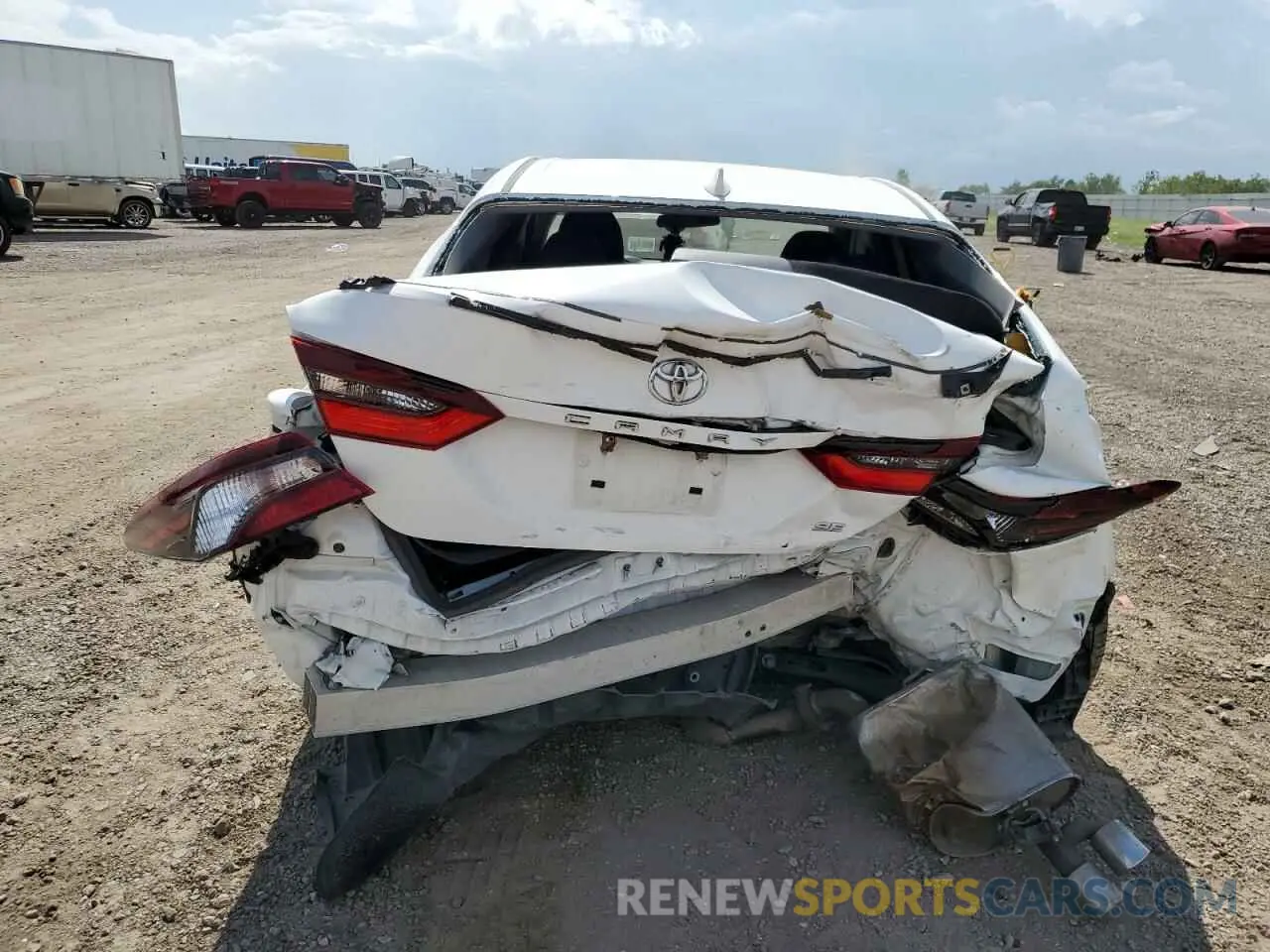 6 fotografías del automóvil dañado 4T1G11AKXMU583611 TOYOTA CAMRY 2021