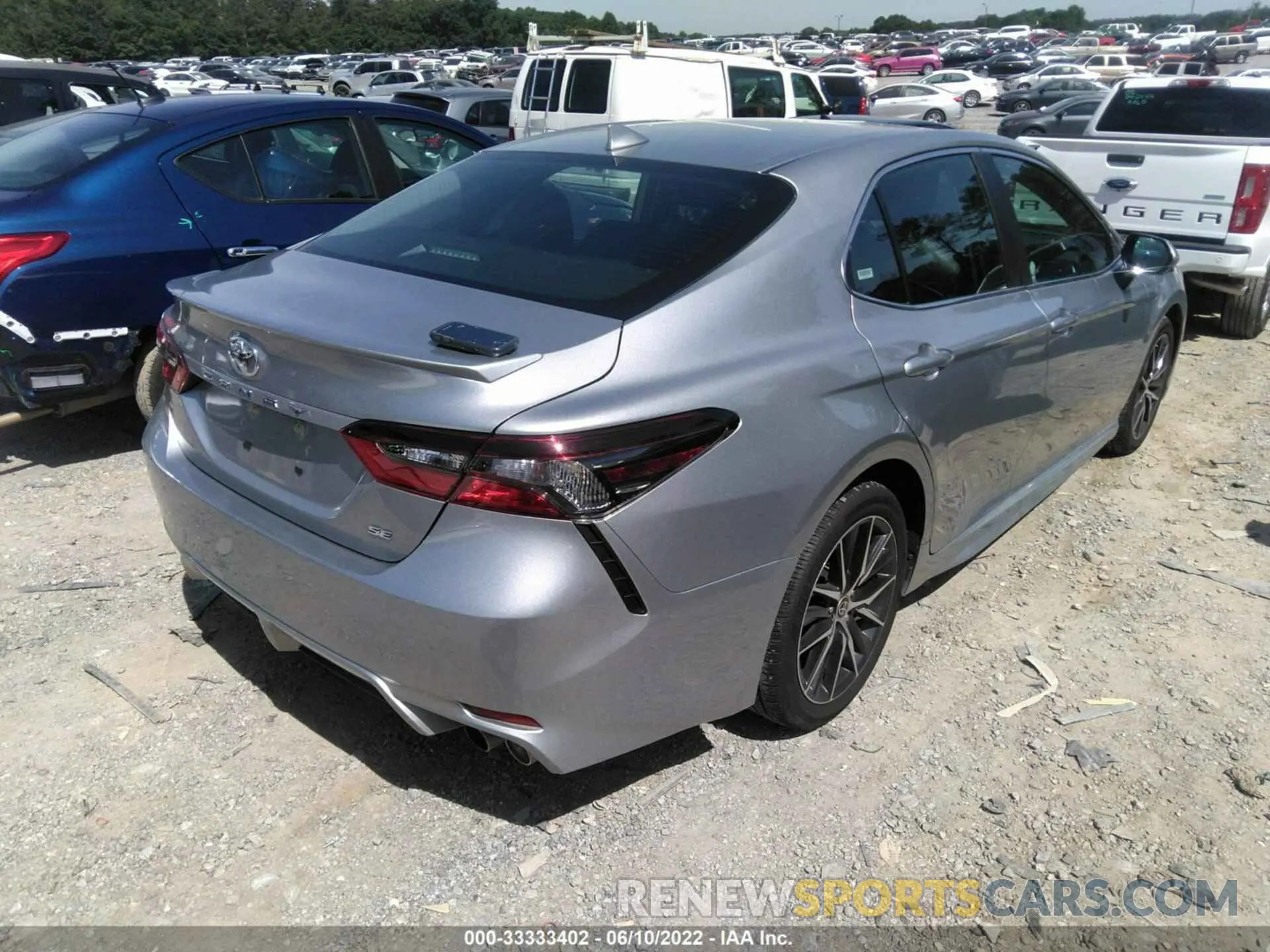 4 fotografías del automóvil dañado 4T1G11AKXMU587416 TOYOTA CAMRY 2021