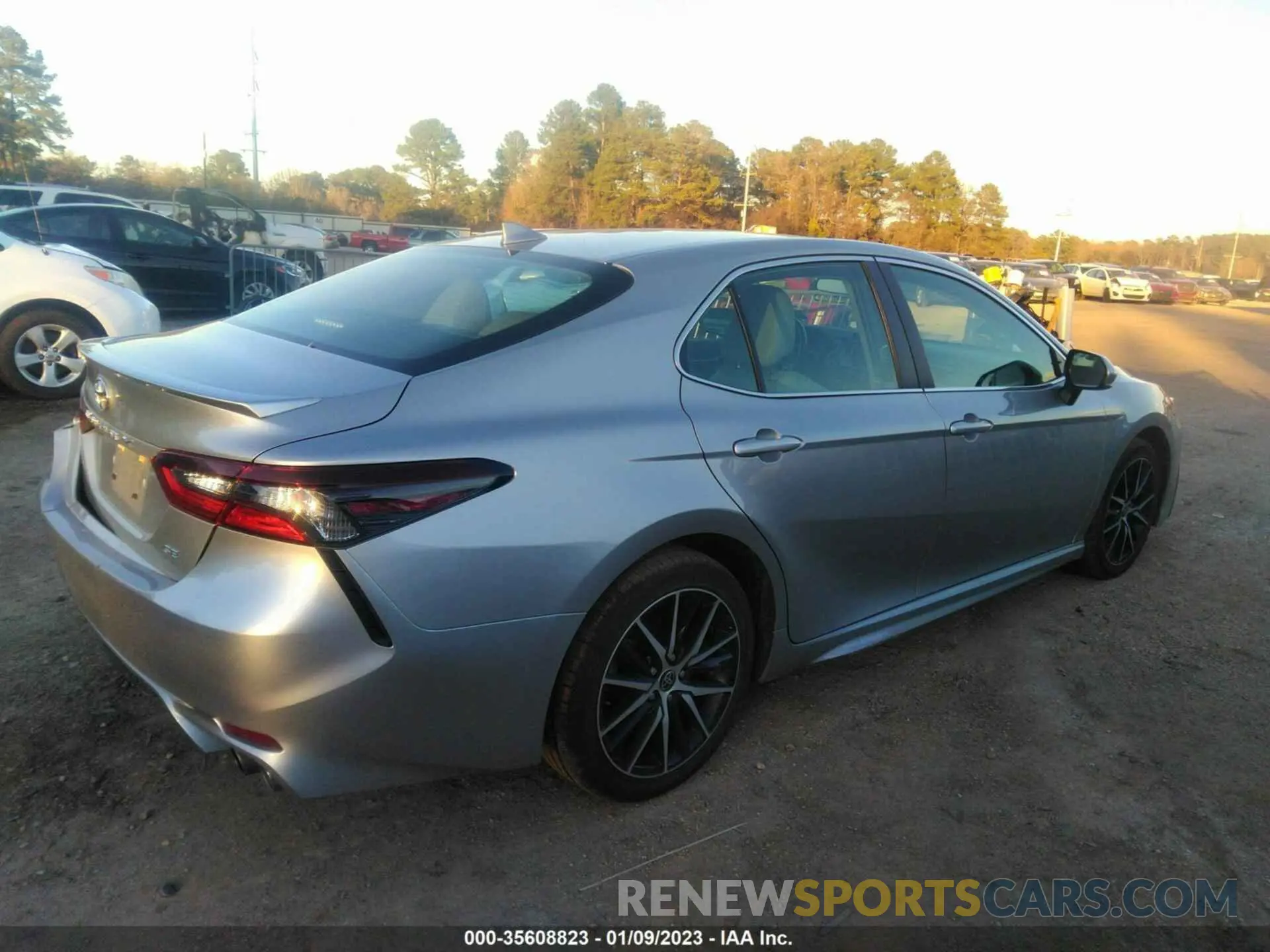 4 fotografías del automóvil dañado 4T1G11AKXMU594995 TOYOTA CAMRY 2021
