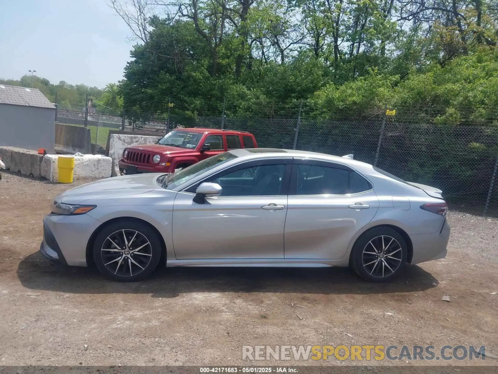 14 fotografías del automóvil dañado 4T1G11BK0MU023532 TOYOTA CAMRY 2021