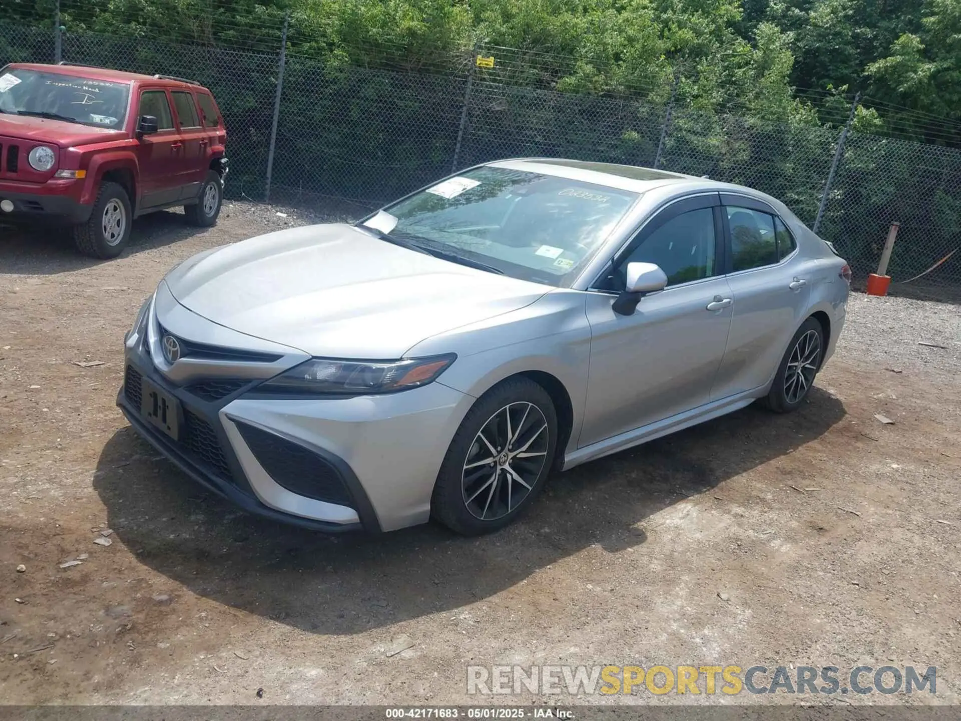 2 fotografías del automóvil dañado 4T1G11BK0MU023532 TOYOTA CAMRY 2021