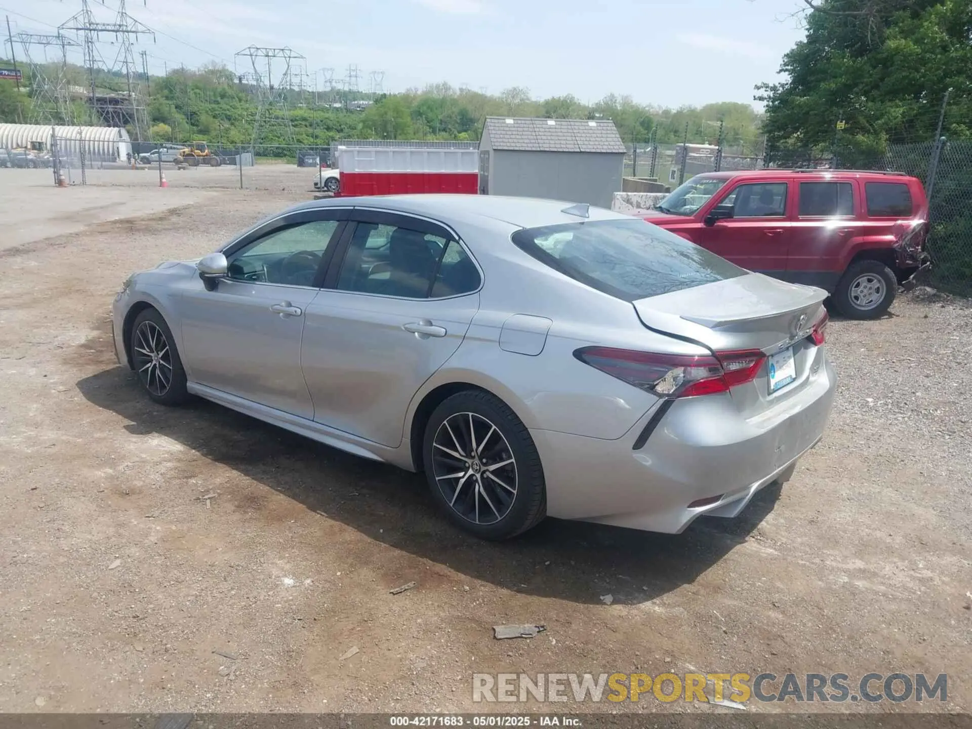 3 fotografías del automóvil dañado 4T1G11BK0MU023532 TOYOTA CAMRY 2021