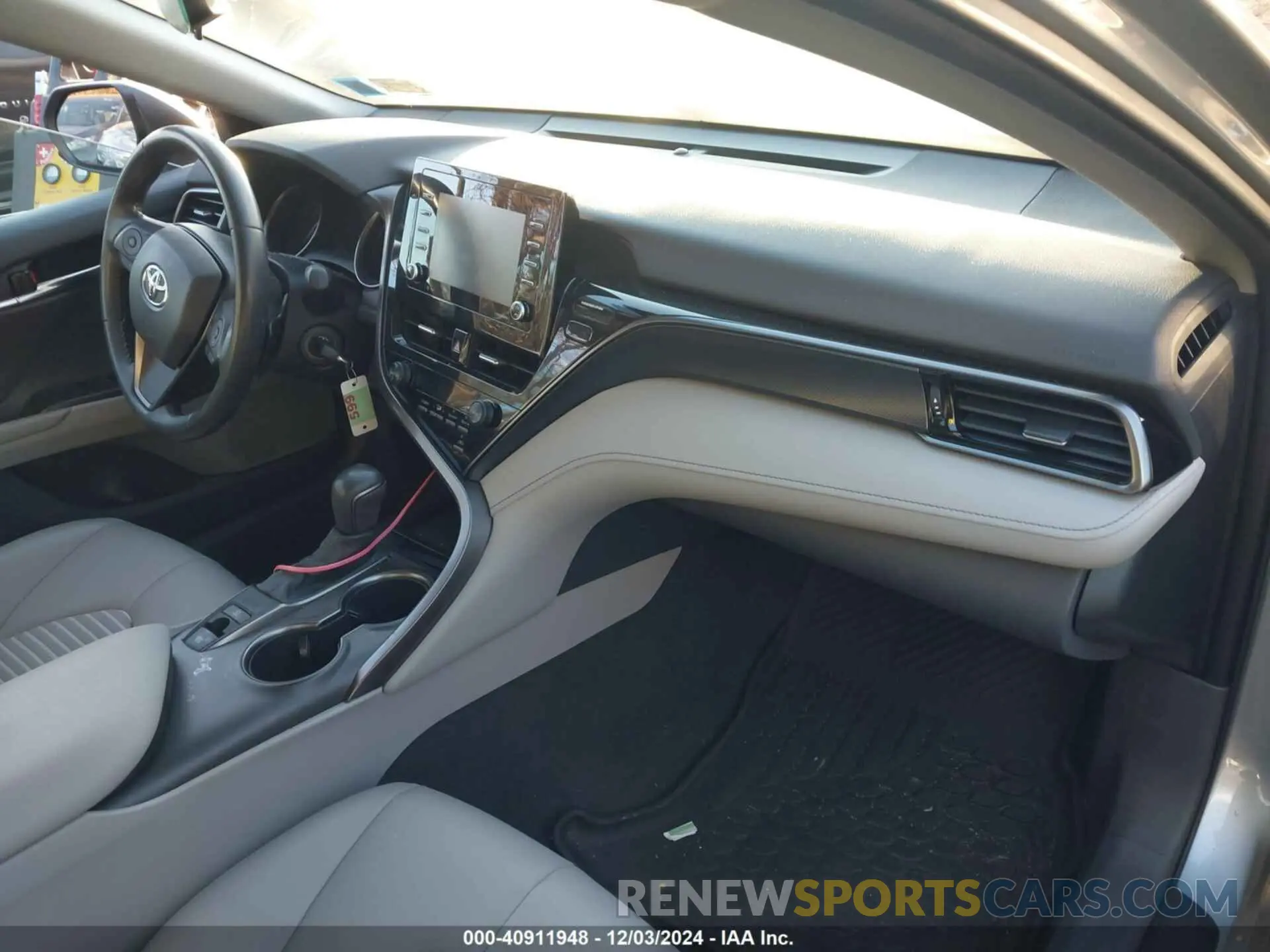 5 fotografías del automóvil dañado 4T1G11BK1MU025595 TOYOTA CAMRY 2021