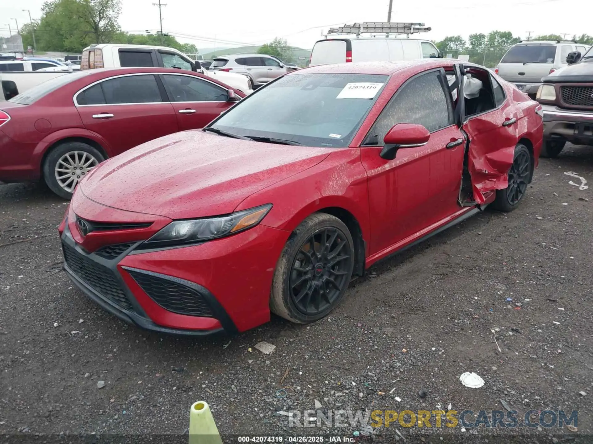 2 fotografías del automóvil dañado 4T1G11BK2MU045239 TOYOTA CAMRY 2021