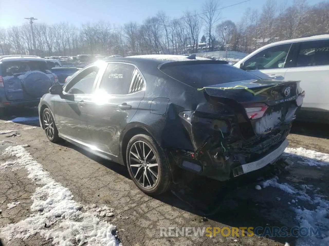 2 fotografías del automóvil dañado 4T1G11BK3MU036209 TOYOTA CAMRY 2021