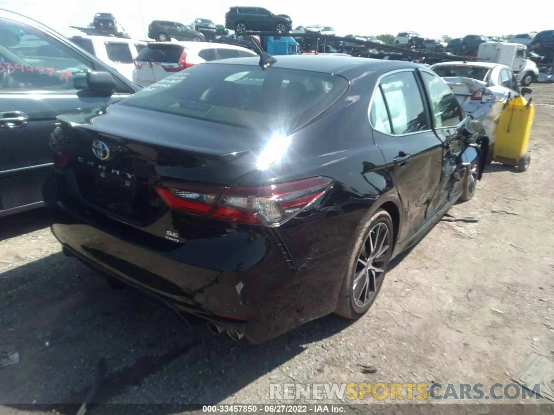 4 fotografías del automóvil dañado 4T1G11BK4MU026613 TOYOTA CAMRY 2021