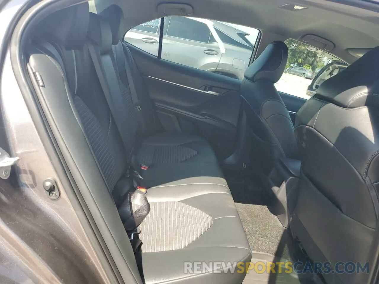 10 fotografías del automóvil dañado 4T1G11BK4MU027860 TOYOTA CAMRY 2021