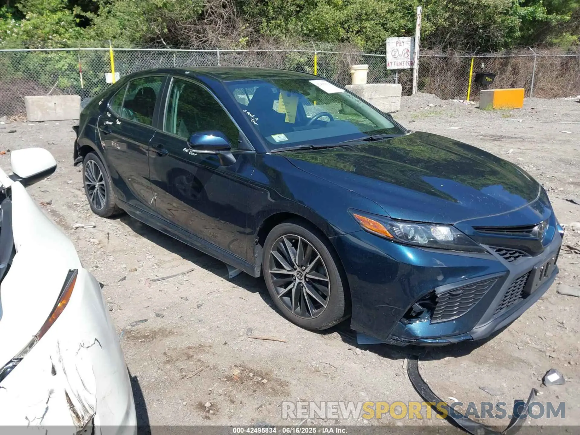 1 fotografías del automóvil dañado 4T1G11BK4MU042911 TOYOTA CAMRY 2021