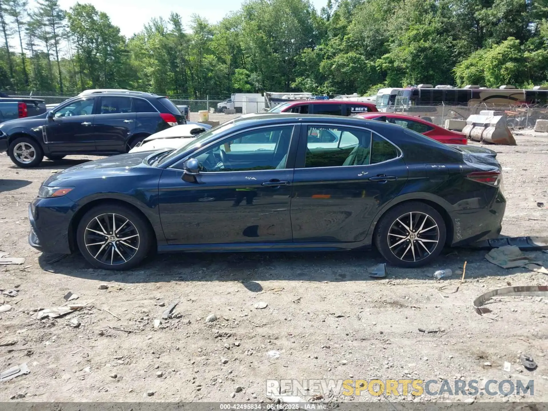 14 fotografías del automóvil dañado 4T1G11BK4MU042911 TOYOTA CAMRY 2021