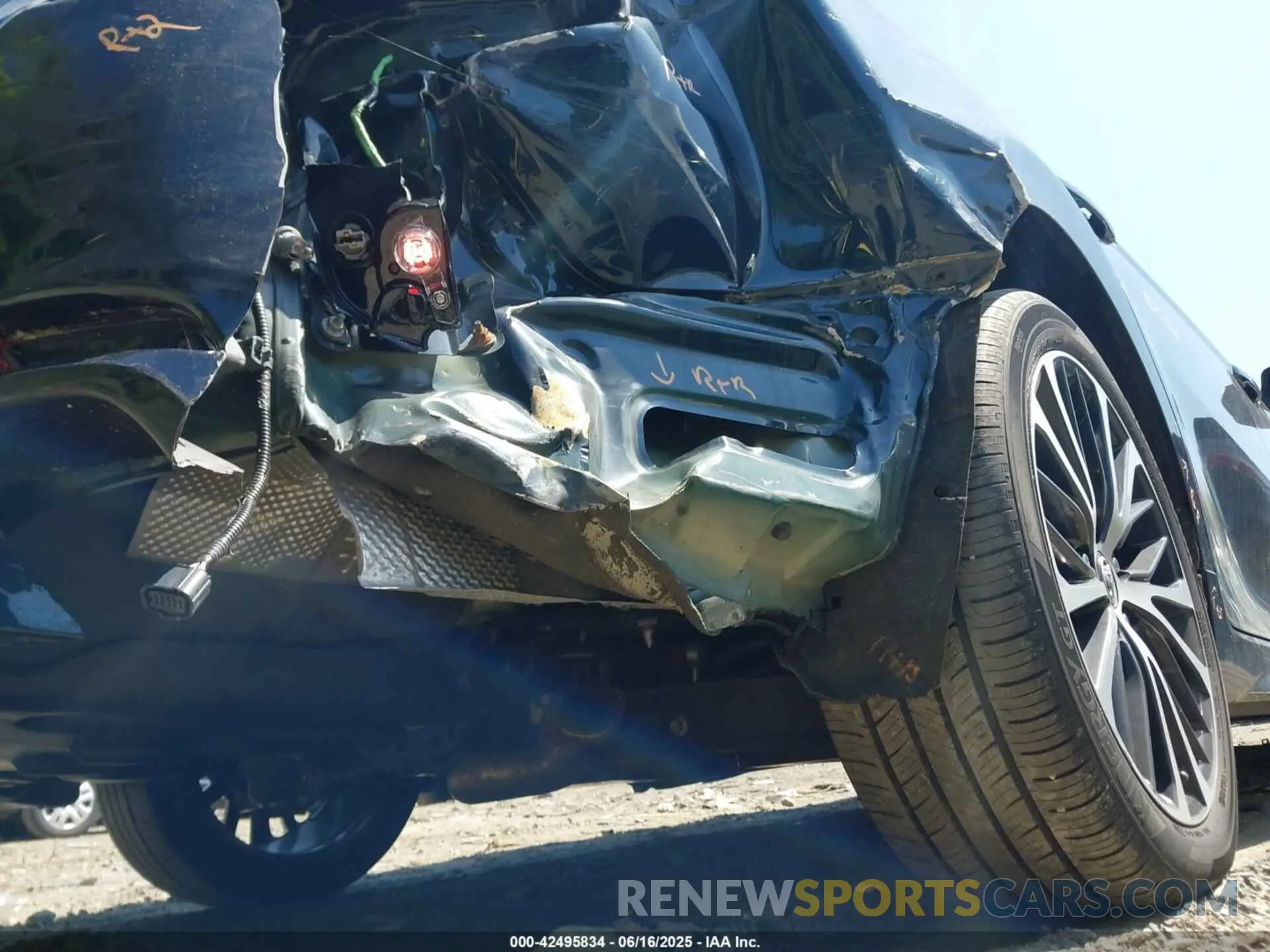17 fotografías del automóvil dañado 4T1G11BK4MU042911 TOYOTA CAMRY 2021