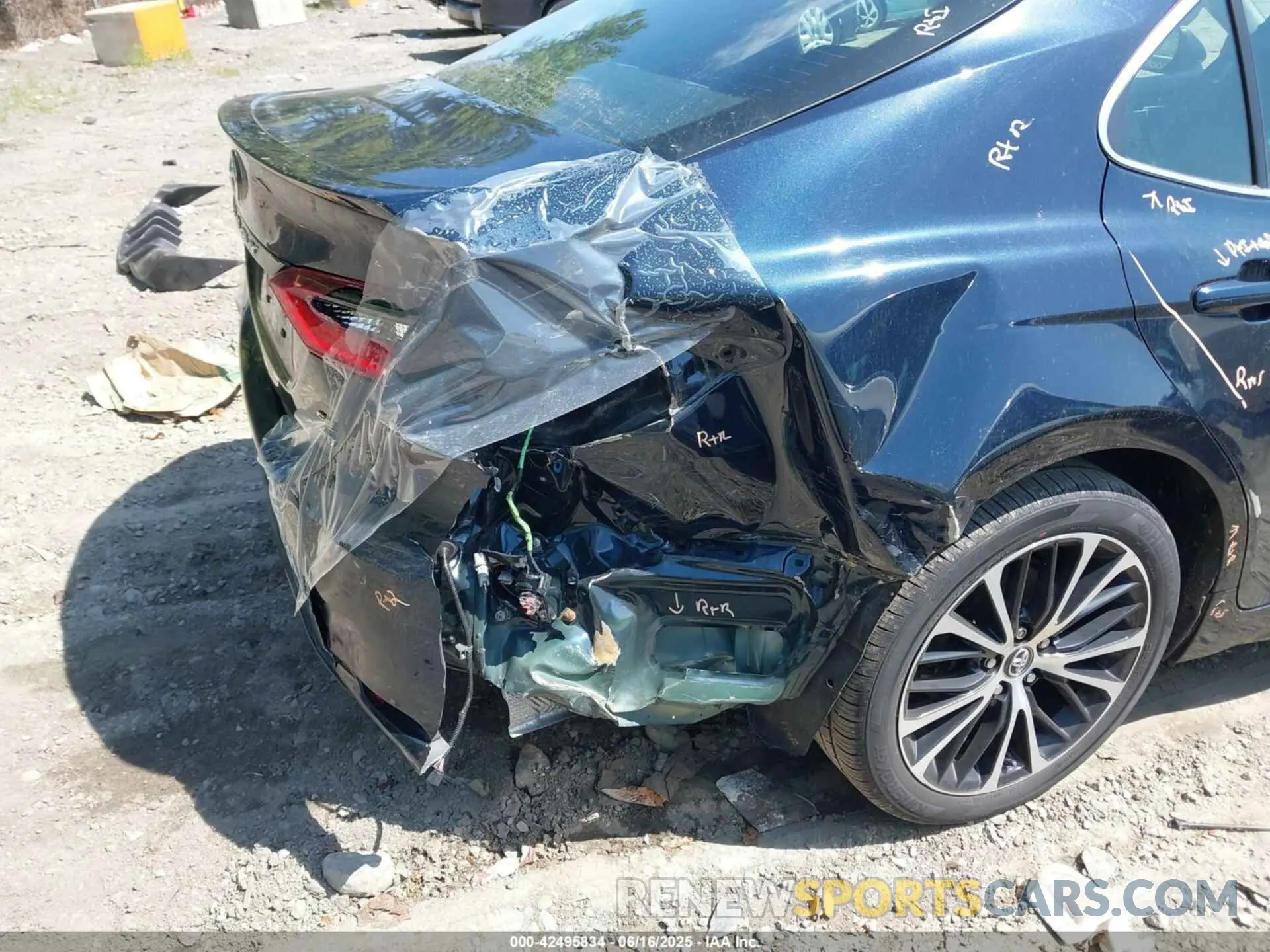 6 fotografías del automóvil dañado 4T1G11BK4MU042911 TOYOTA CAMRY 2021