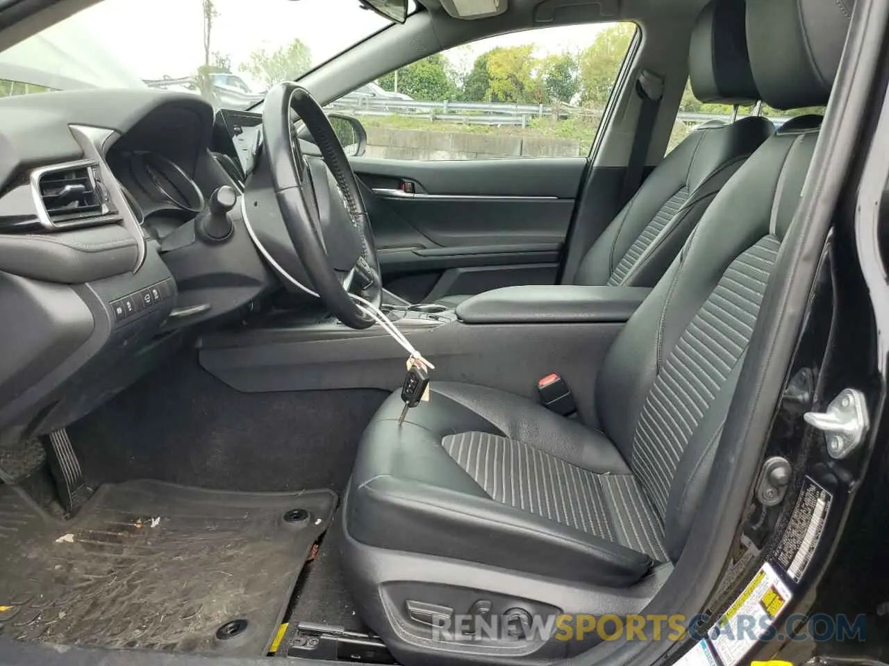 7 fotografías del automóvil dañado 4T1G11BK6MU038763 TOYOTA CAMRY 2021