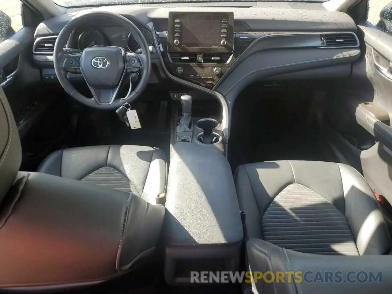 8 fotografías del automóvil dañado 4T1G11BK8MU031586 TOYOTA CAMRY 2021