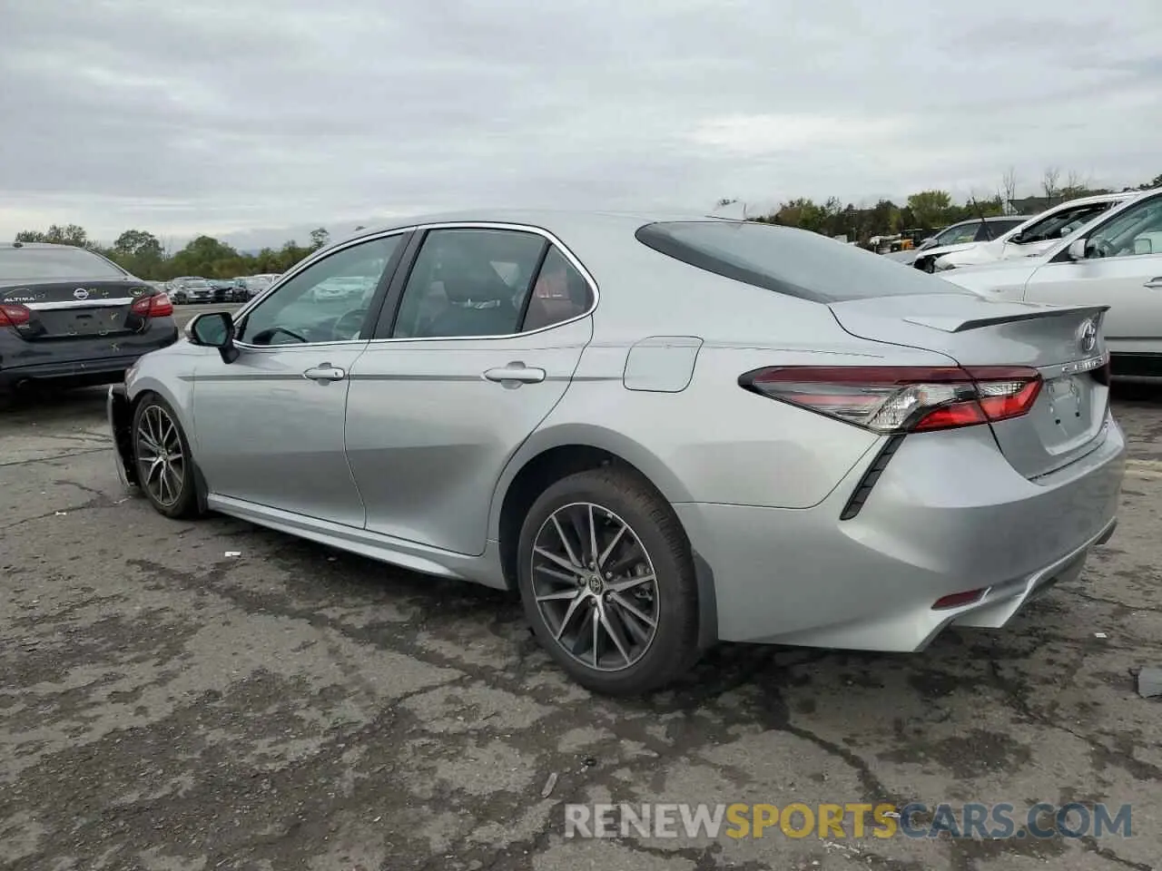 2 fotografías del automóvil dañado 4T1G11BKXMU034487 TOYOTA CAMRY 2021