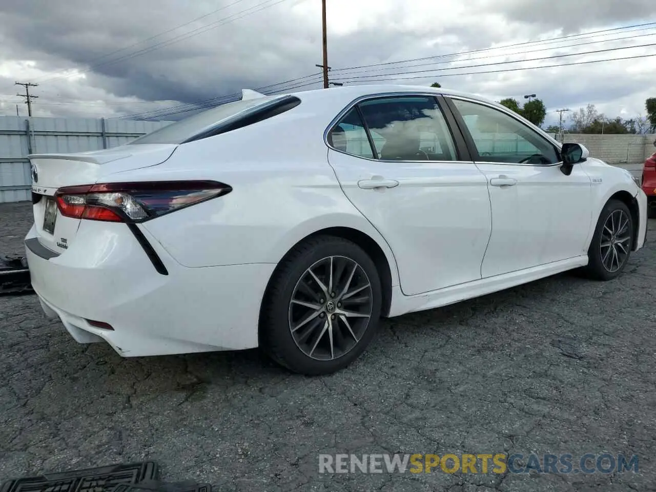 3 fotografías del automóvil dañado 4T1G31AK1MU564424 TOYOTA CAMRY 2021