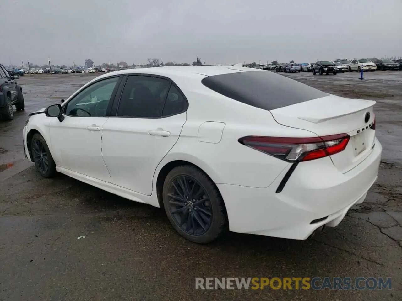 2 fotografías del automóvil dañado 4T1G31AK9MU021810 TOYOTA CAMRY 2021