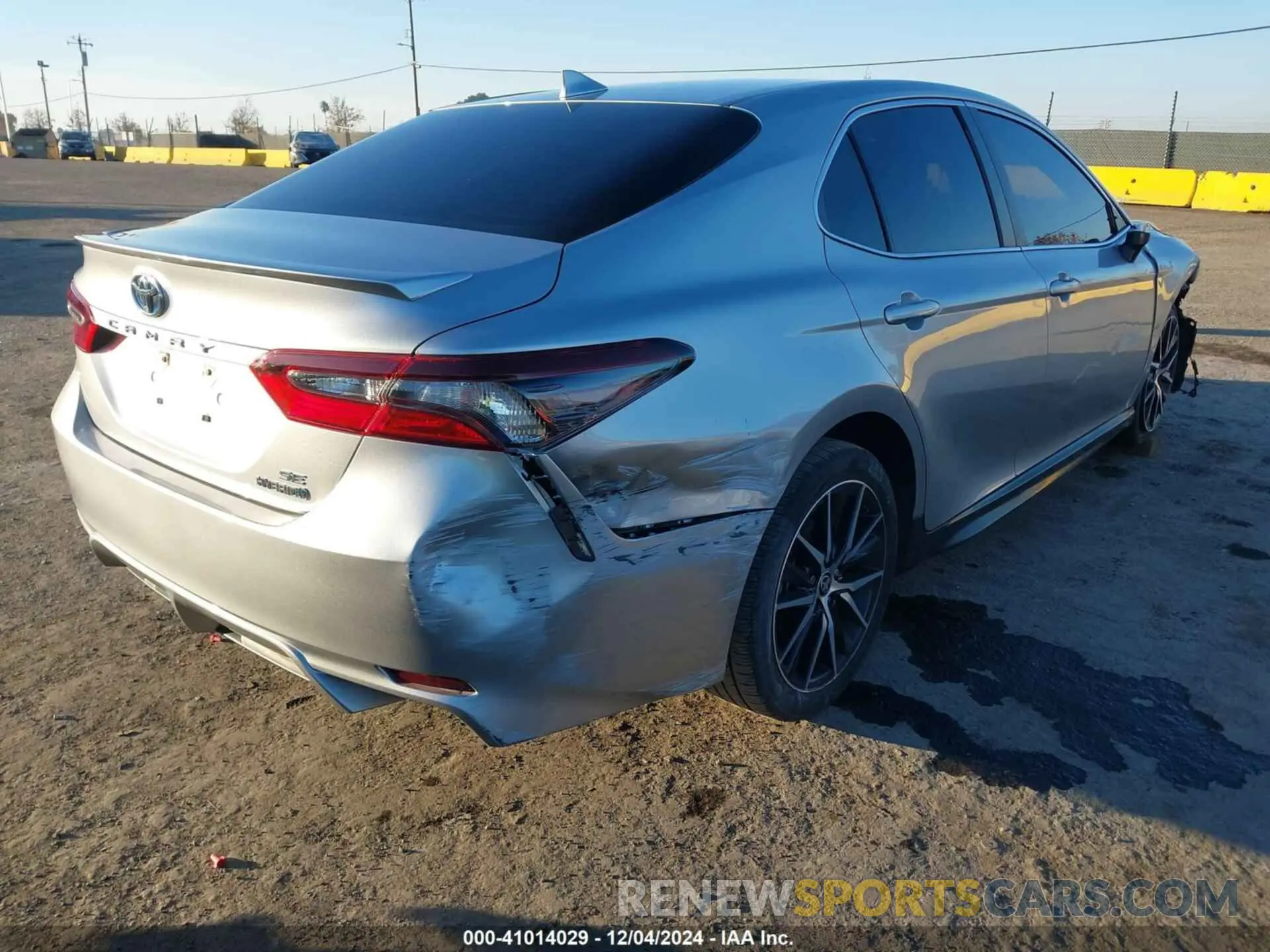 4 fotografías del automóvil dañado 4T1G31AKXMU567872 TOYOTA CAMRY 2021