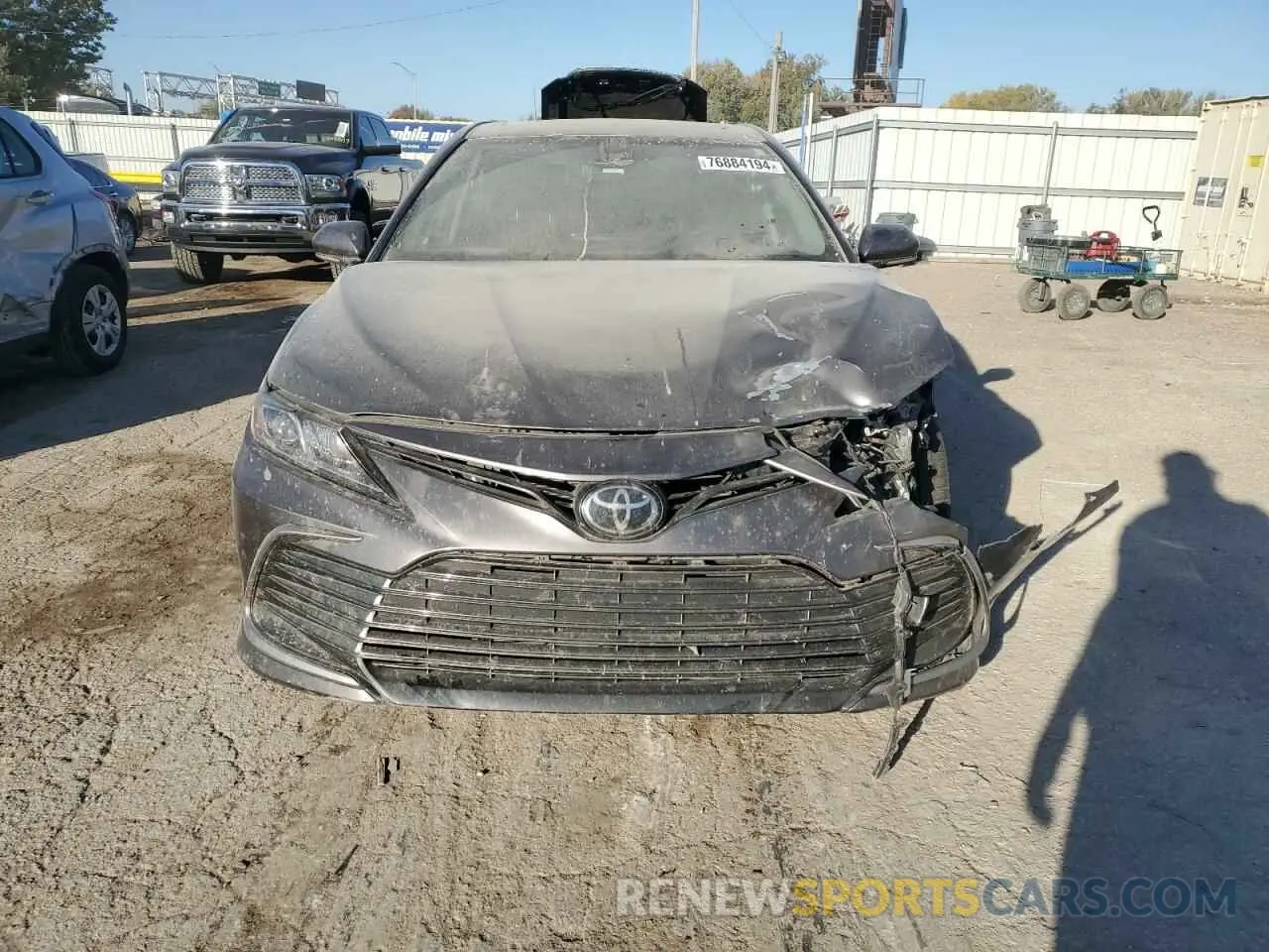 5 fotografías del automóvil dañado 4T1H11BK3MU038868 TOYOTA CAMRY 2021