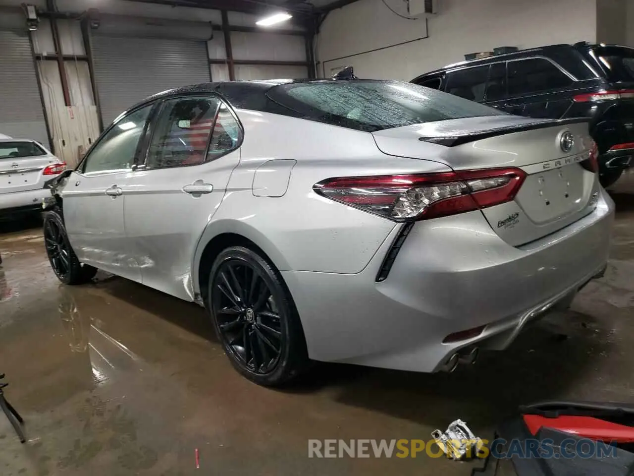 2 fotografías del automóvil dañado 4T1K31AK1MU028521 TOYOTA CAMRY 2021