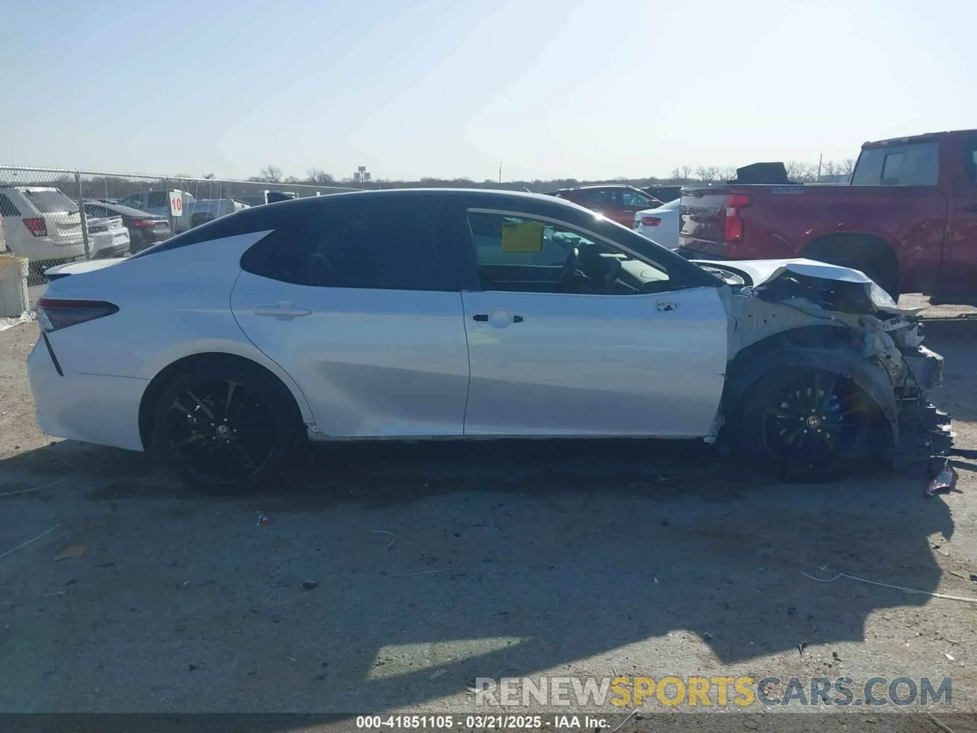 14 fotografías del automóvil dañado 4T1K31AK2MU020038 TOYOTA CAMRY 2021