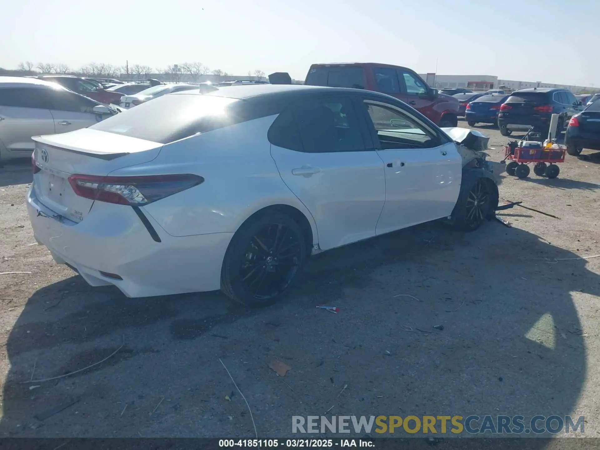 4 fotografías del automóvil dañado 4T1K31AK2MU020038 TOYOTA CAMRY 2021
