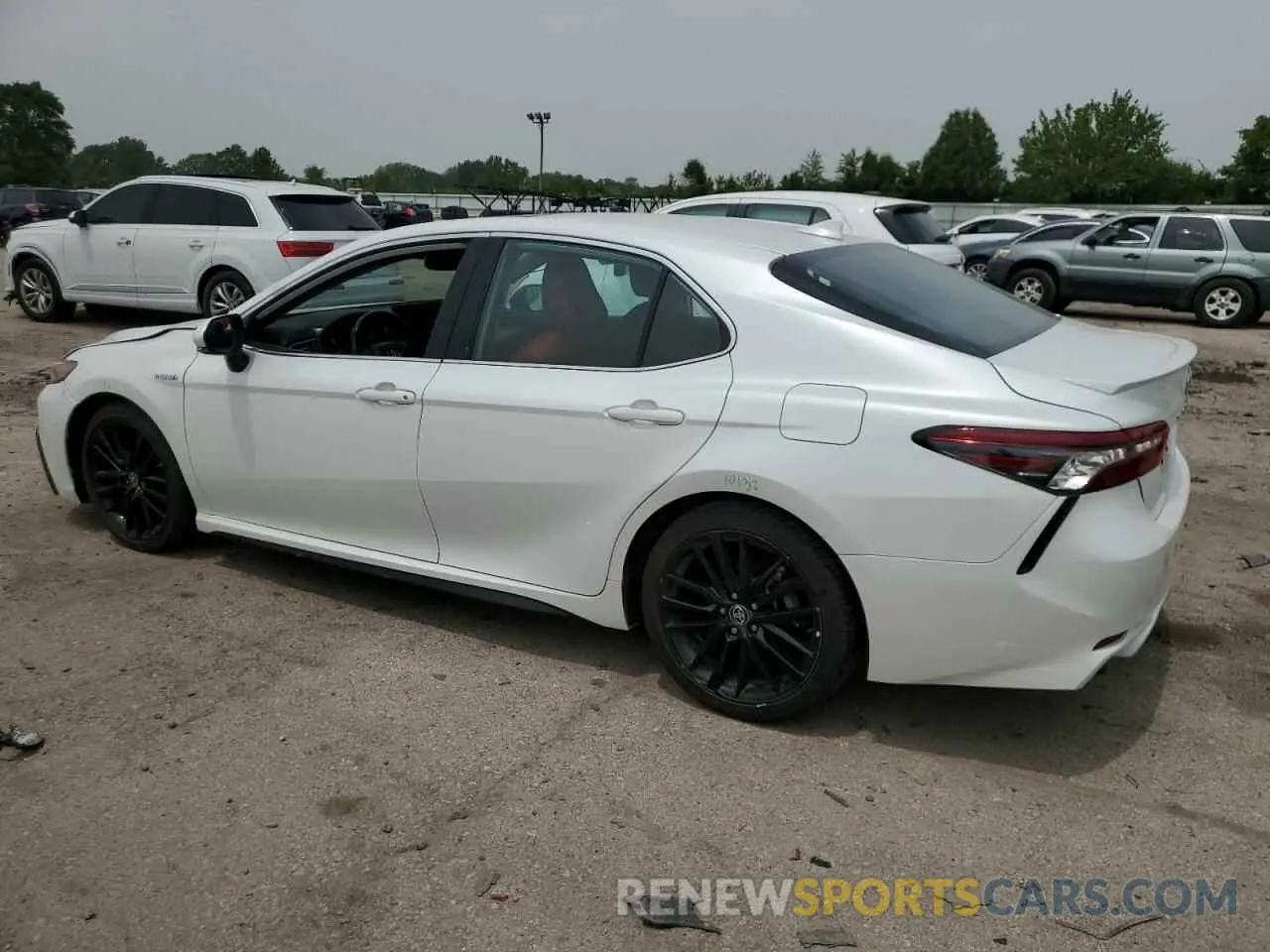 2 fotografías del automóvil dañado 4T1K31AK3MU563625 TOYOTA CAMRY 2021