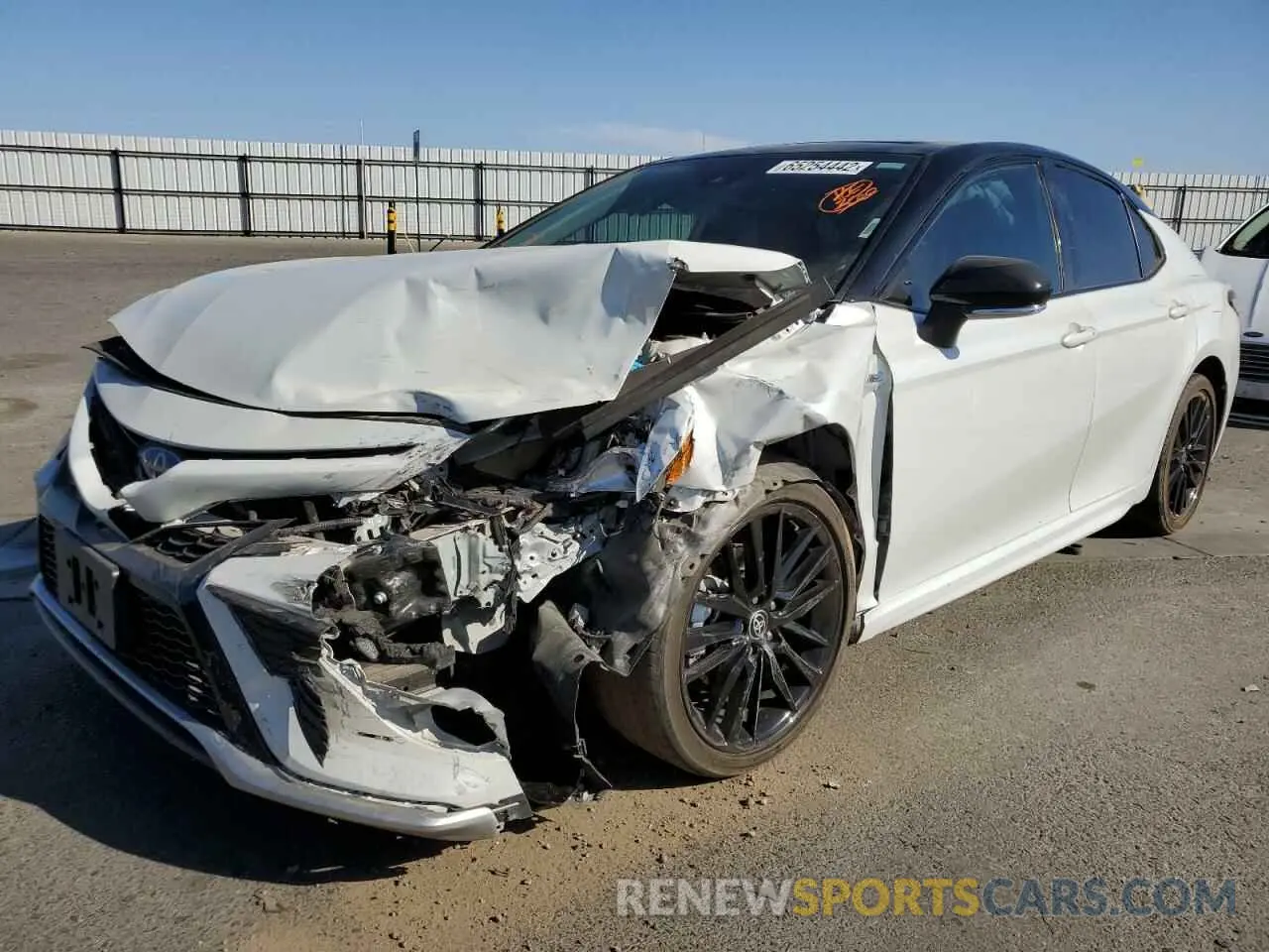 2 fotografías del automóvil dañado 4T1K31AK5MU020373 TOYOTA CAMRY 2021