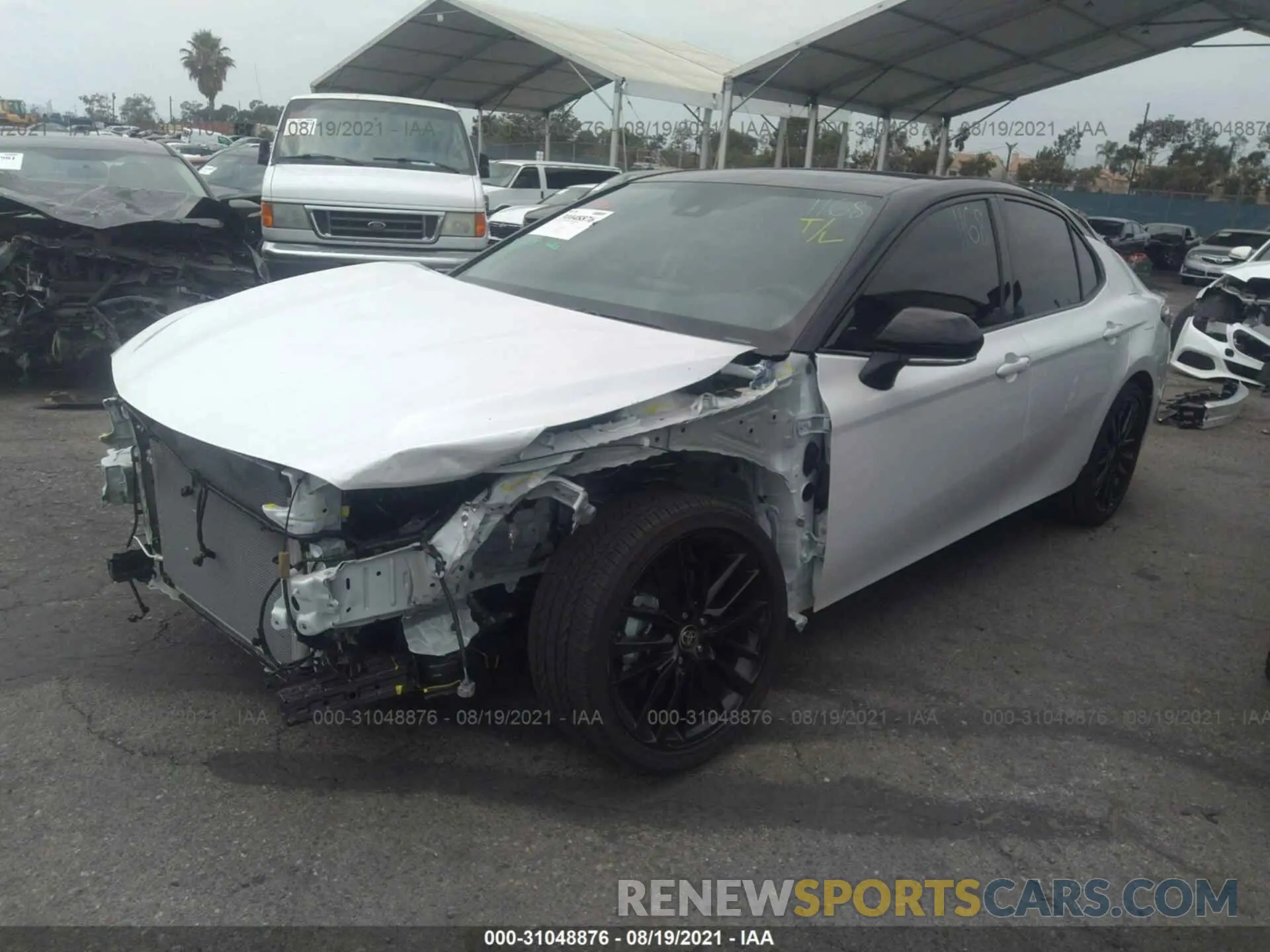 2 fotografías del automóvil dañado 4T1K31AK7MU023677 TOYOTA CAMRY 2021