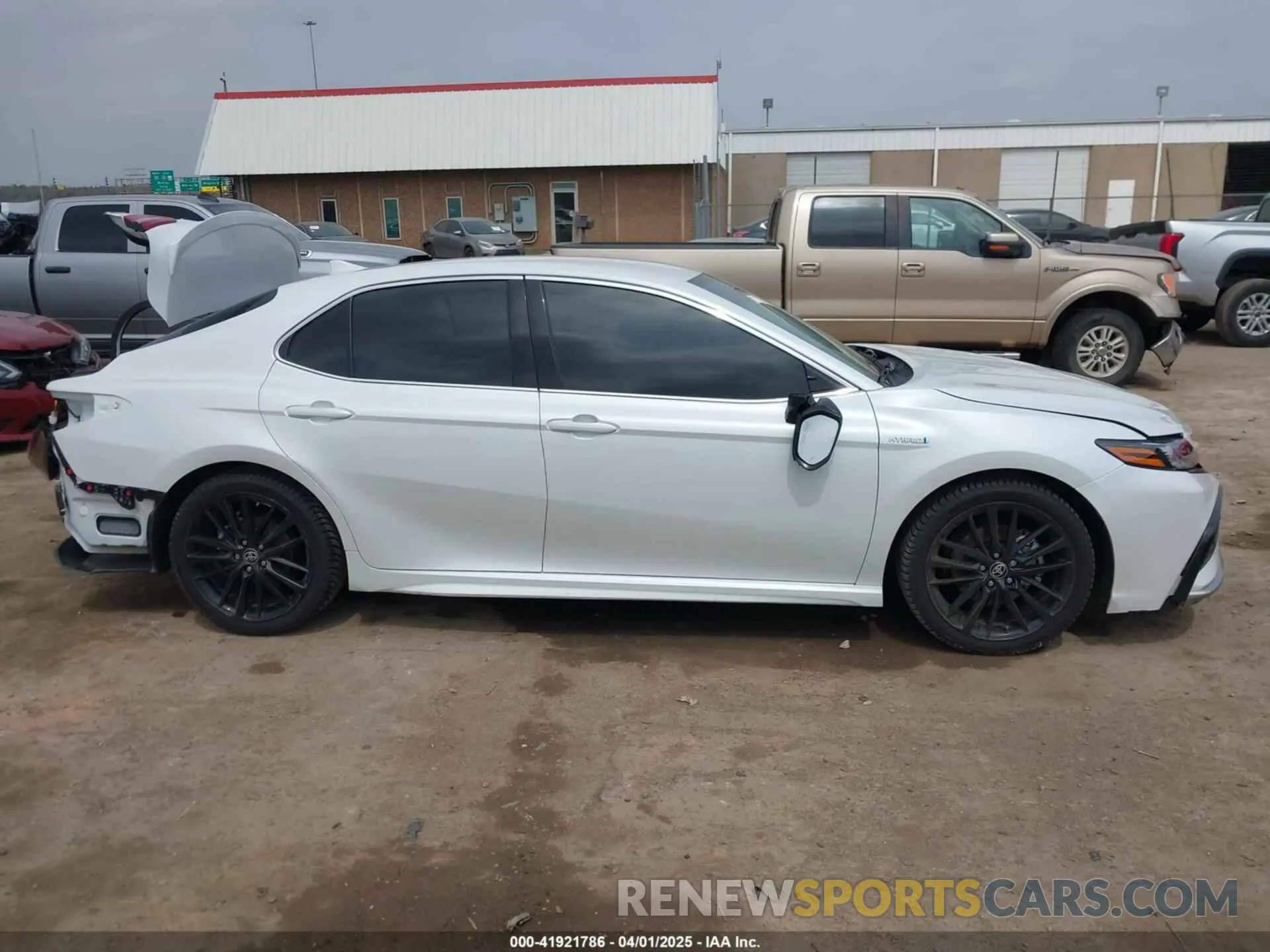 14 fotografías del automóvil dañado 4T1K31AK7MU568679 TOYOTA CAMRY 2021