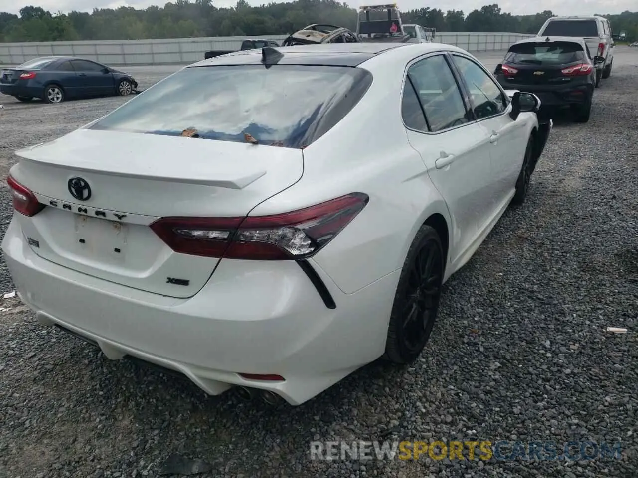 4 fotografías del automóvil dañado 4T1K61AK0MU405931 TOYOTA CAMRY 2021