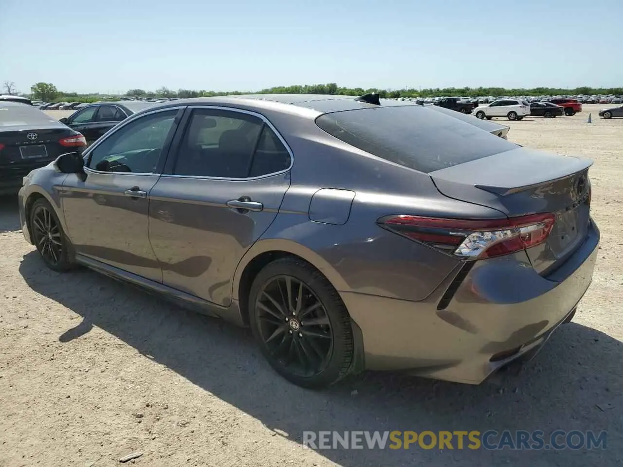 2 fotografías del automóvil dañado 4T1K61AK0MU610259 TOYOTA CAMRY 2021