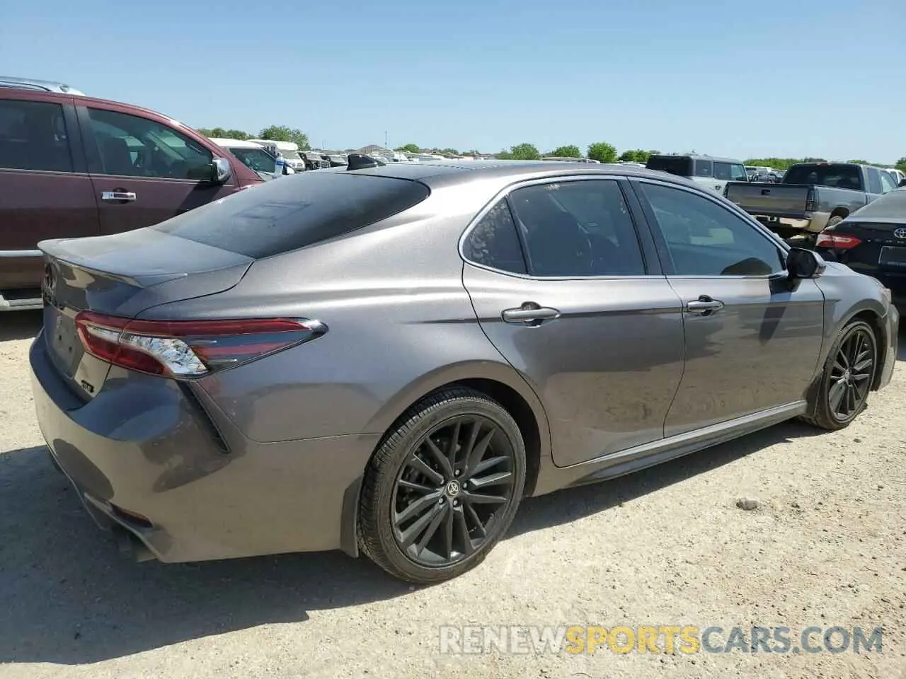 3 fotografías del automóvil dañado 4T1K61AK0MU610259 TOYOTA CAMRY 2021