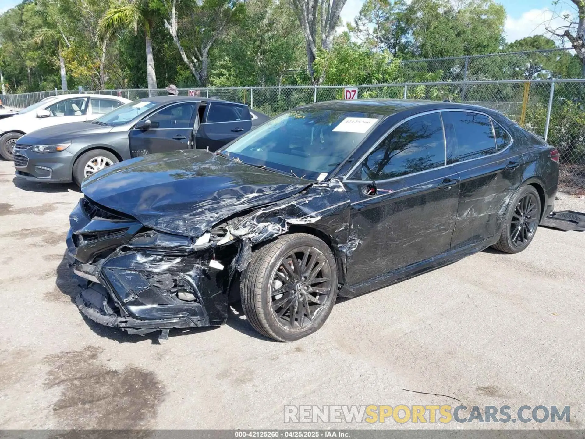 2 fotografías del automóvil dañado 4T1K61AK1MU454118 TOYOTA CAMRY 2021