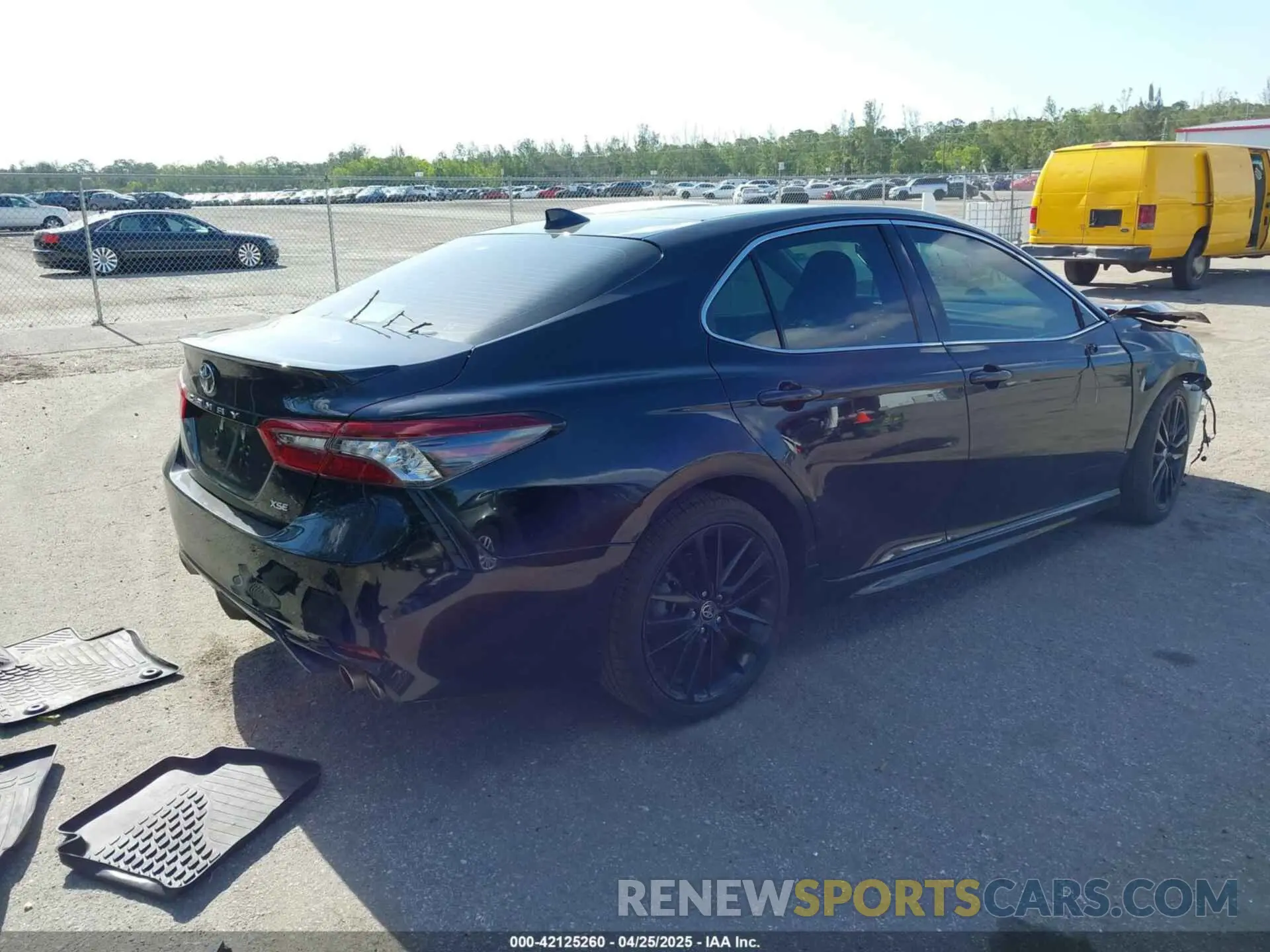 4 fotografías del automóvil dañado 4T1K61AK1MU454118 TOYOTA CAMRY 2021