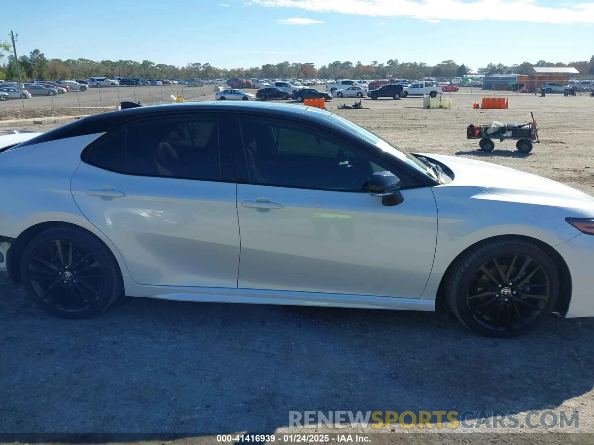 14 fotografías del automóvil dañado 4T1K61AK1MU479021 TOYOTA CAMRY 2021