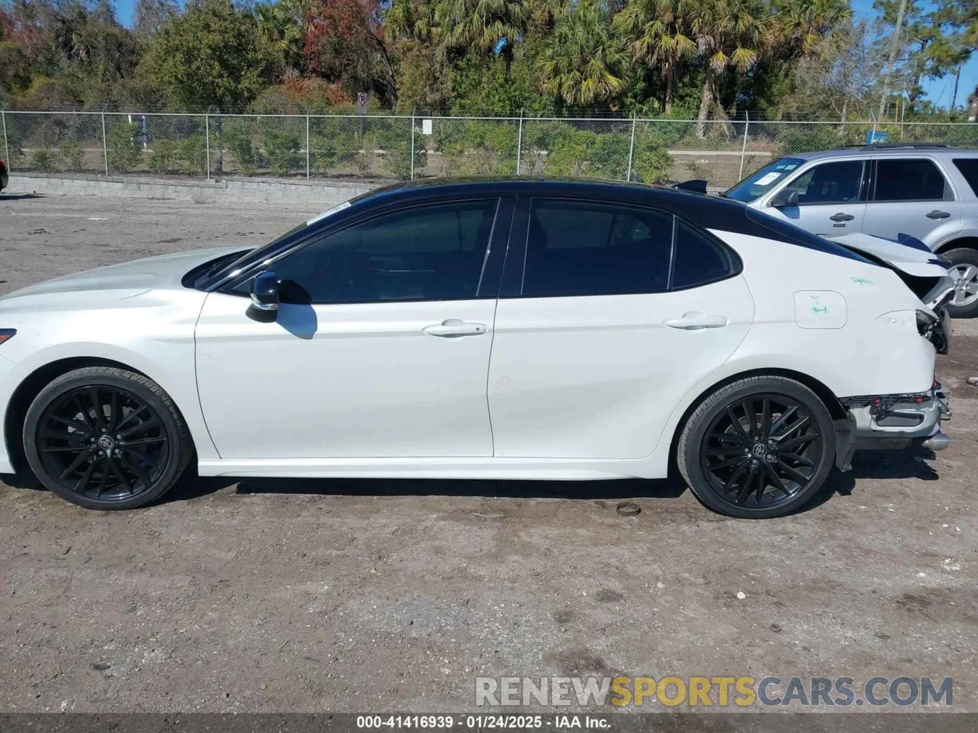 15 fotografías del automóvil dañado 4T1K61AK1MU479021 TOYOTA CAMRY 2021