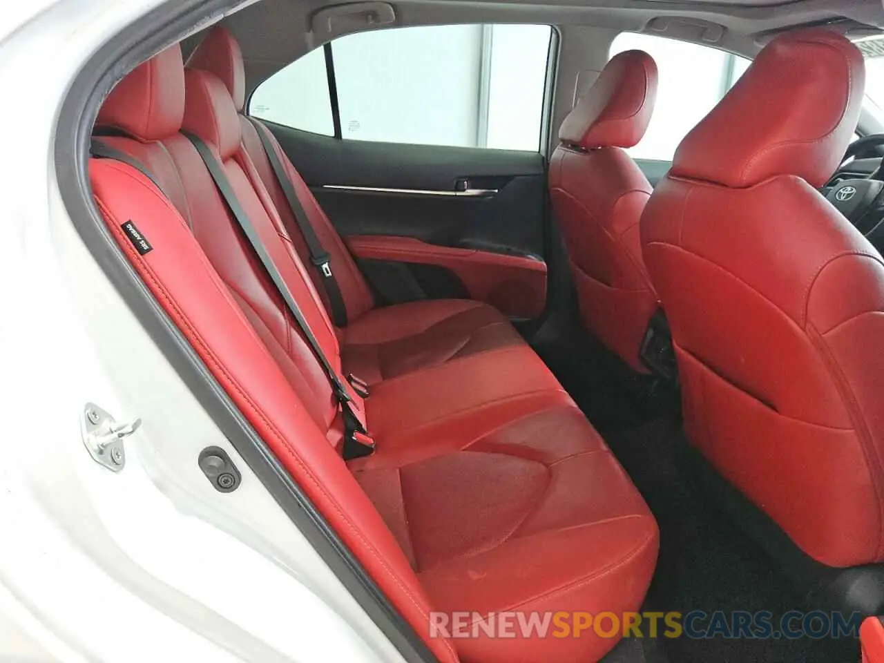 10 fotografías del automóvil dañado 4T1K61AK1MU532879 TOYOTA CAMRY 2021