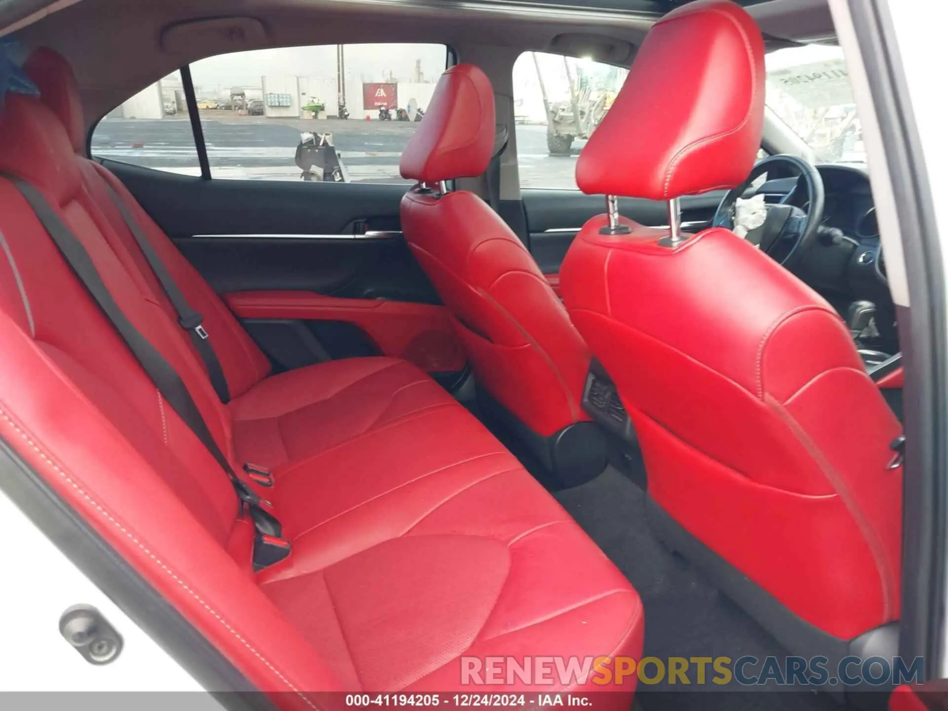 8 fotografías del automóvil dañado 4T1K61AK1MU581368 TOYOTA CAMRY 2021