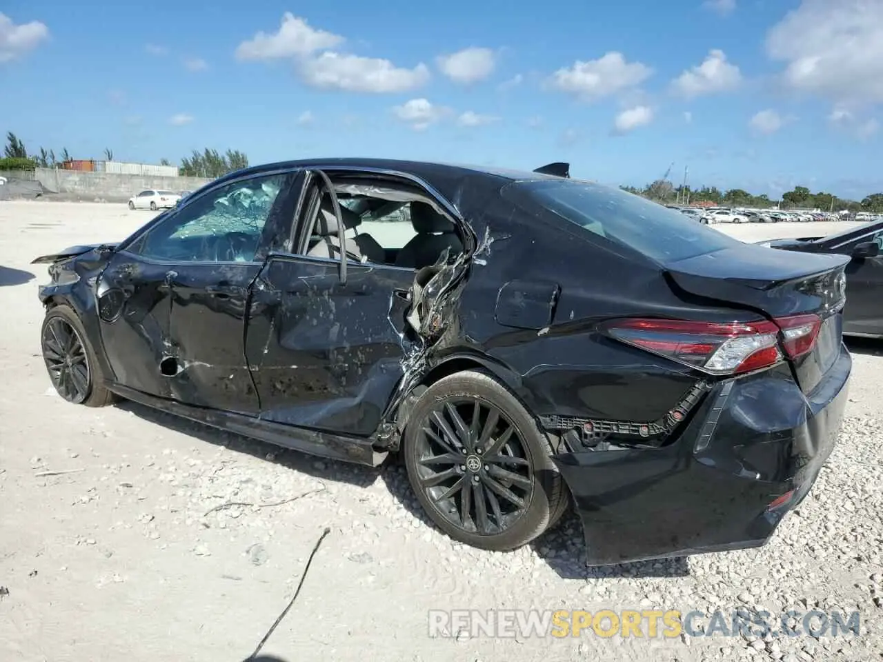 2 fotografías del automóvil dañado 4T1K61AK2MU443189 TOYOTA CAMRY 2021