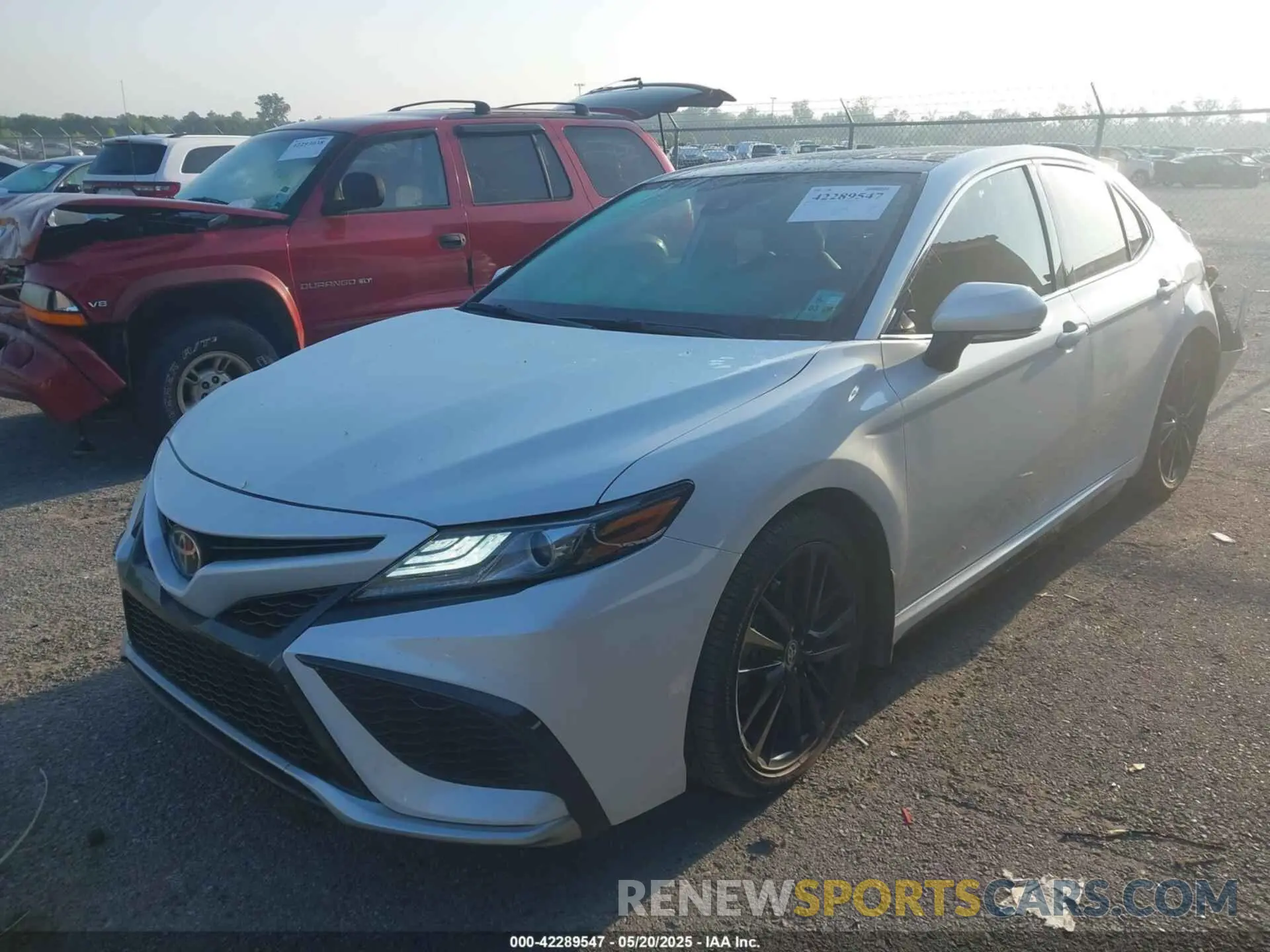 2 fotografías del automóvil dañado 4T1K61AK2MU597188 TOYOTA CAMRY 2021