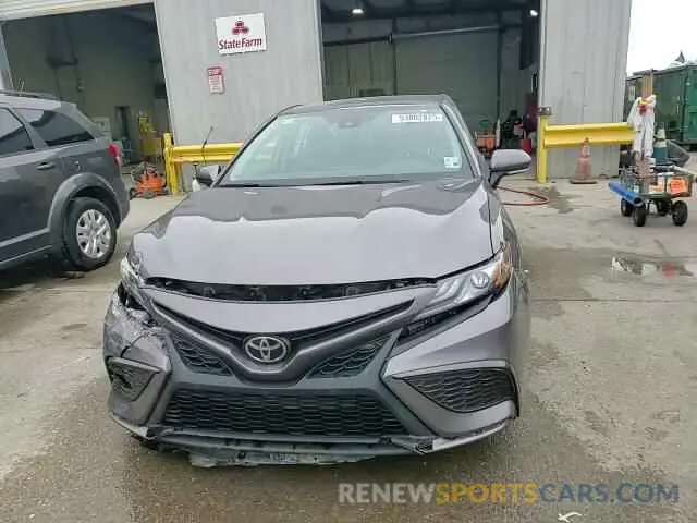 13 fotografías del automóvil dañado 4T1K61AK2MU612627 TOYOTA CAMRY 2021