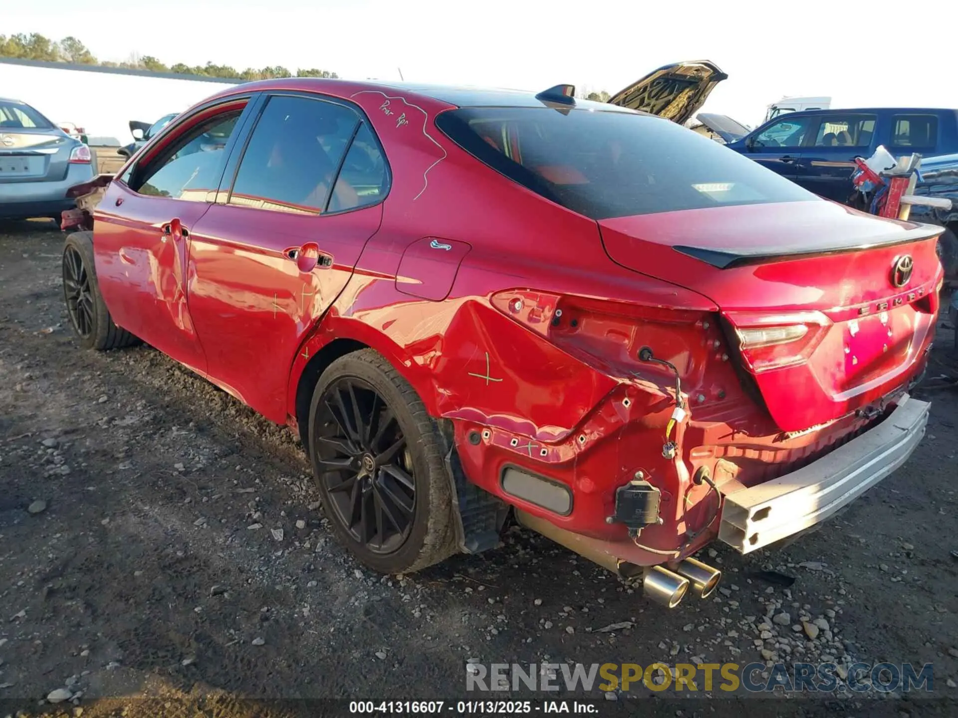 3 fotografías del automóvil dañado 4T1K61AK3MU402408 TOYOTA CAMRY 2021